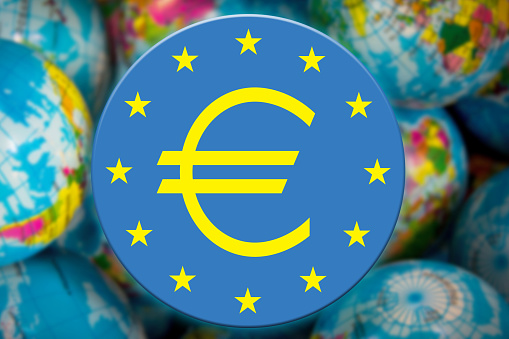 ECB’s Lane Lays Out Case for June Hike Amid Global Energy Shock