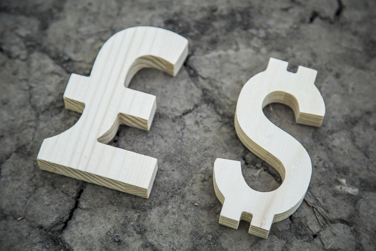 Dollar Firm as Sticky Inflation Lifts Fed Expectations, Sterling Hit by UK Leadership Crisis